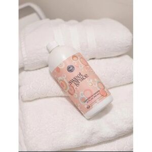 BRAND NEW WITH TAGS Sweet Grace Luxury Laundry Detergent 32 oz